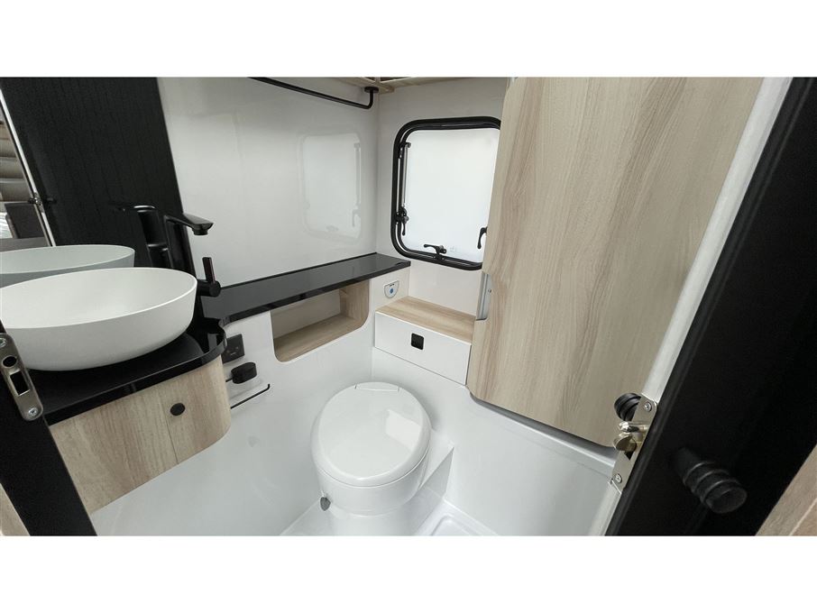 Hobby De Luxe 460 SFf